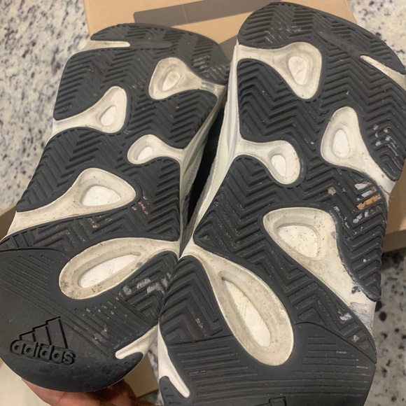 Yeezy 700 static - Picture 4 of 5
